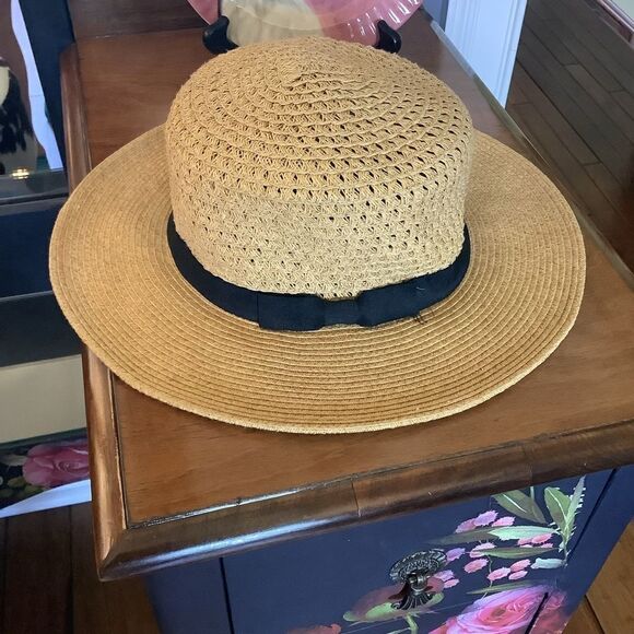 Straw Paper Hat with Black Ribbon 🎀😎🌻 - Picture 1 of 4
